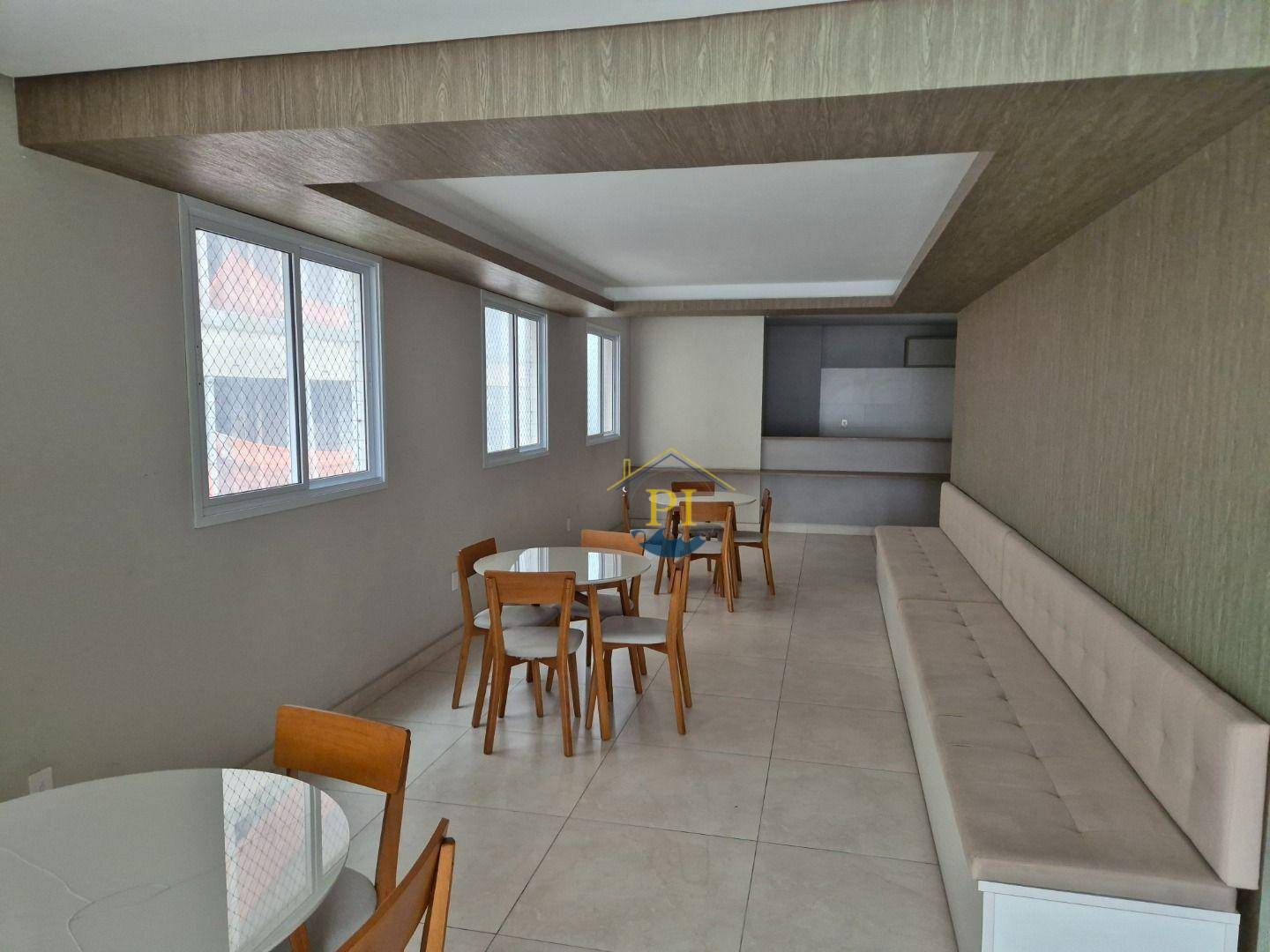 Apartamento à venda com 2 quartos, 64m² - Foto 1