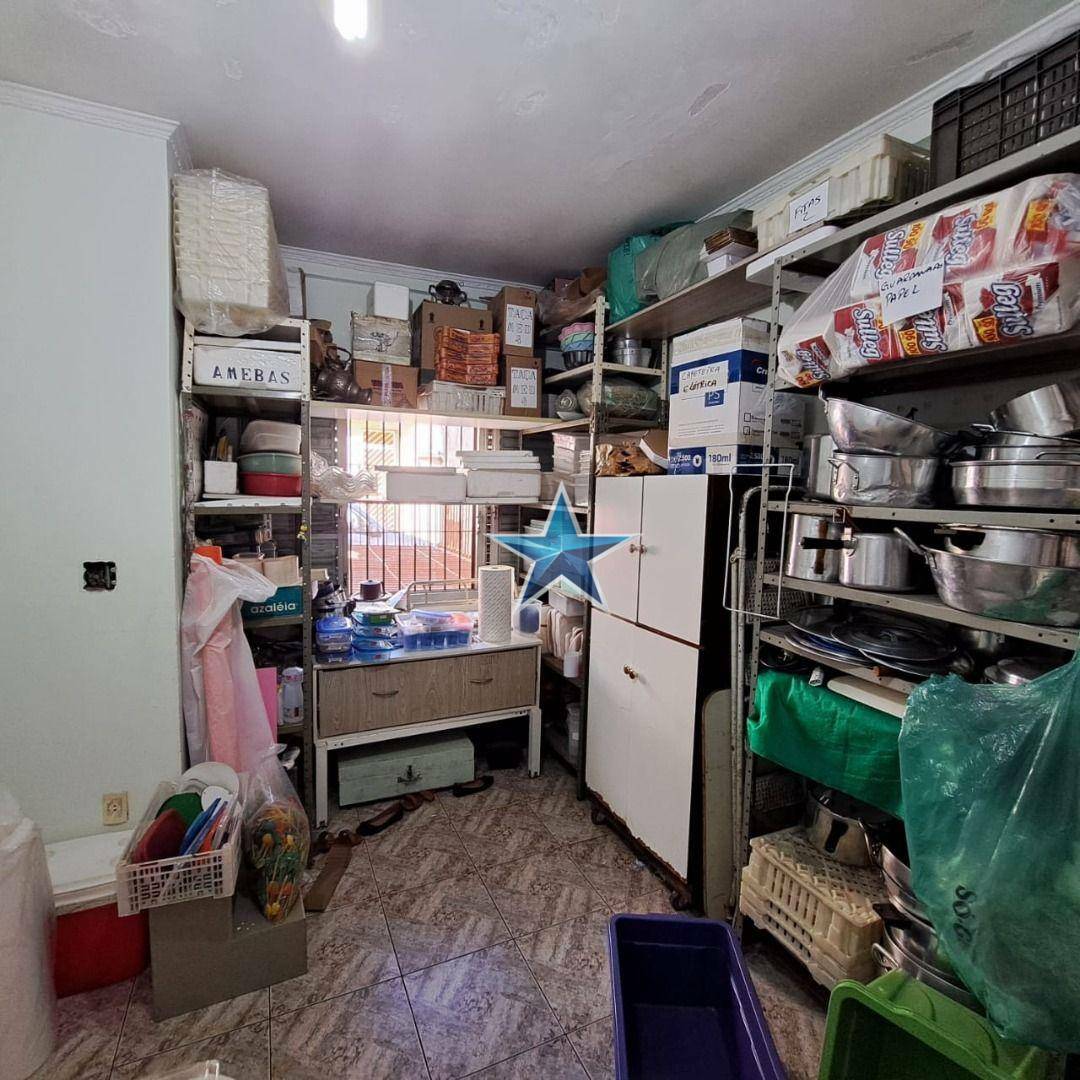 Sobrado à venda com 4 quartos, 200m² - Foto 35