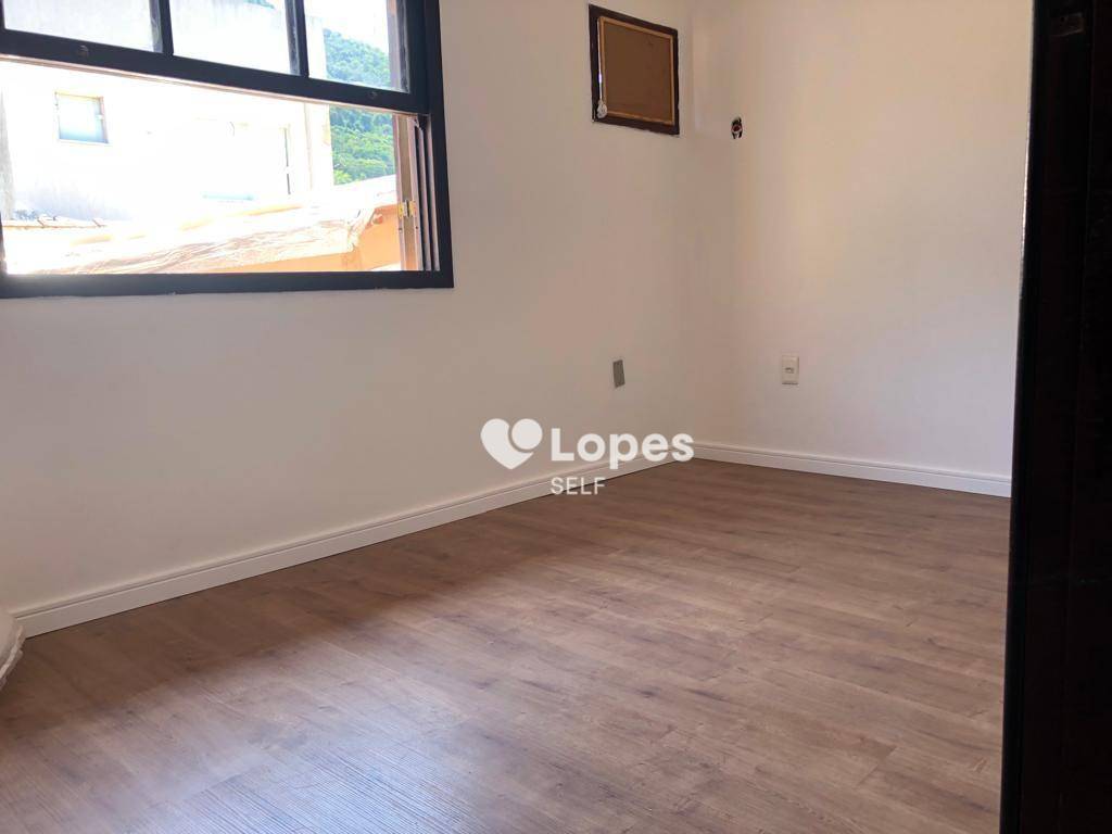 Casa à venda com 3 quartos, 166m² - Foto 11