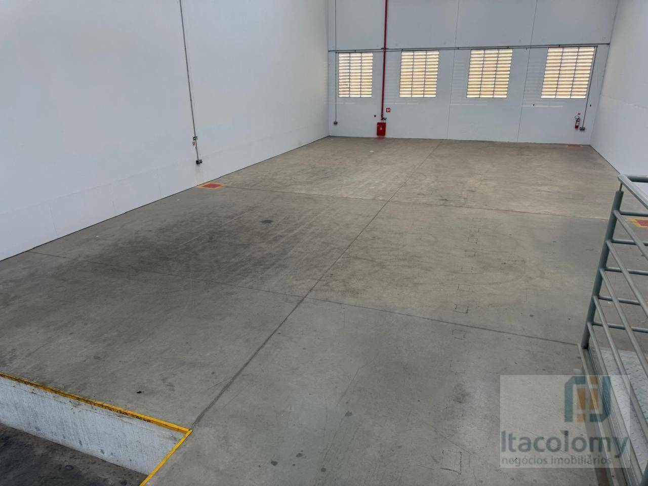 Depósito-Galpão-Armazém para alugar, 1100m² - Foto 17