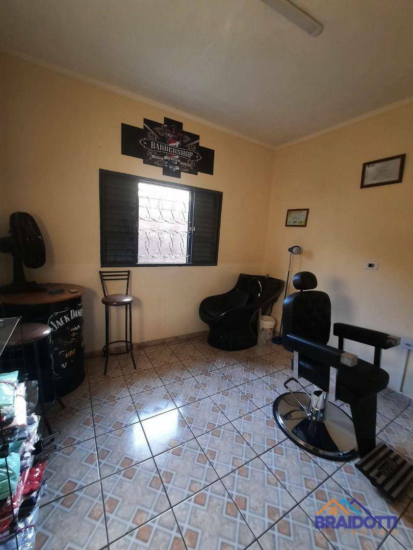 Casa à venda com 6 quartos, 300m² - Foto 11