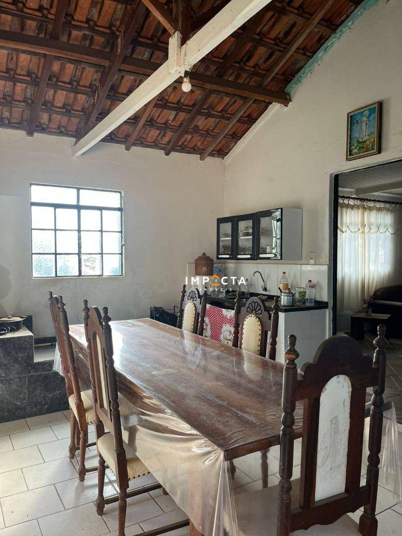 Chácara, 3 quartos, 1103 m² - Foto 1