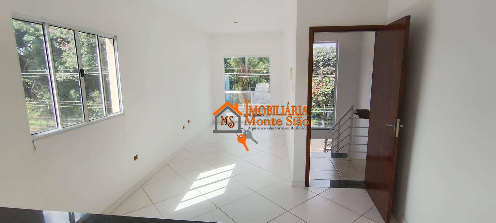 Casa à venda com 2 quartos, 60m² - Foto 4