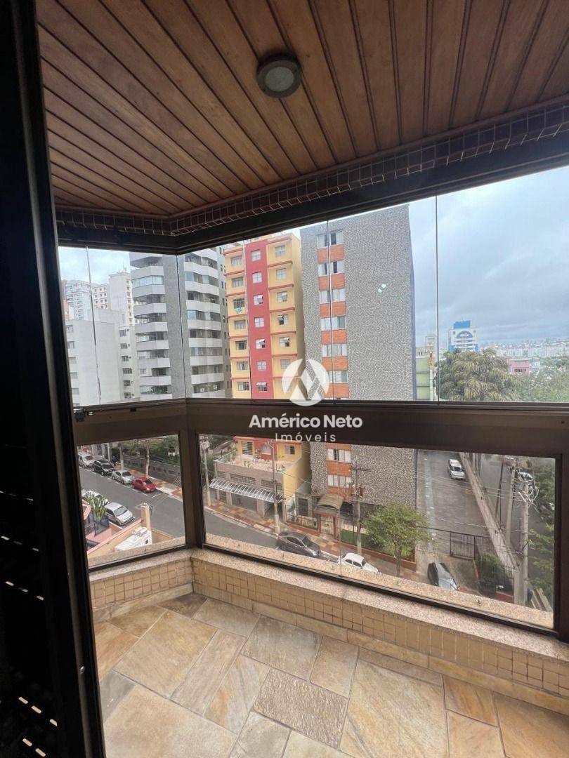 Apartamento à venda com 3 quartos, 224m² - Foto 30