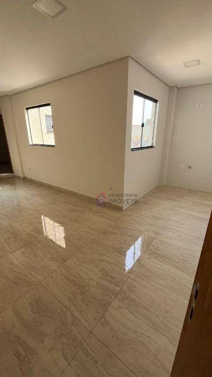 Cobertura à venda com 2 quartos, 90m² - Foto 4