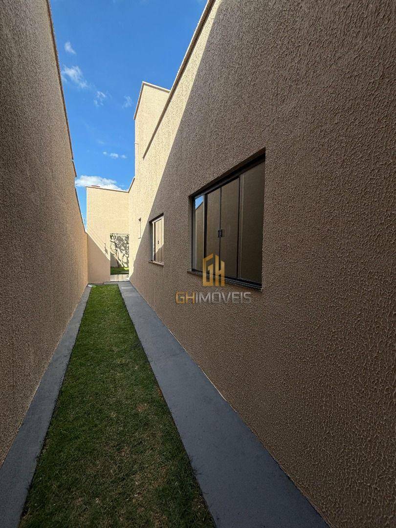 Casa à venda com 2 quartos, 90m² - Foto 3