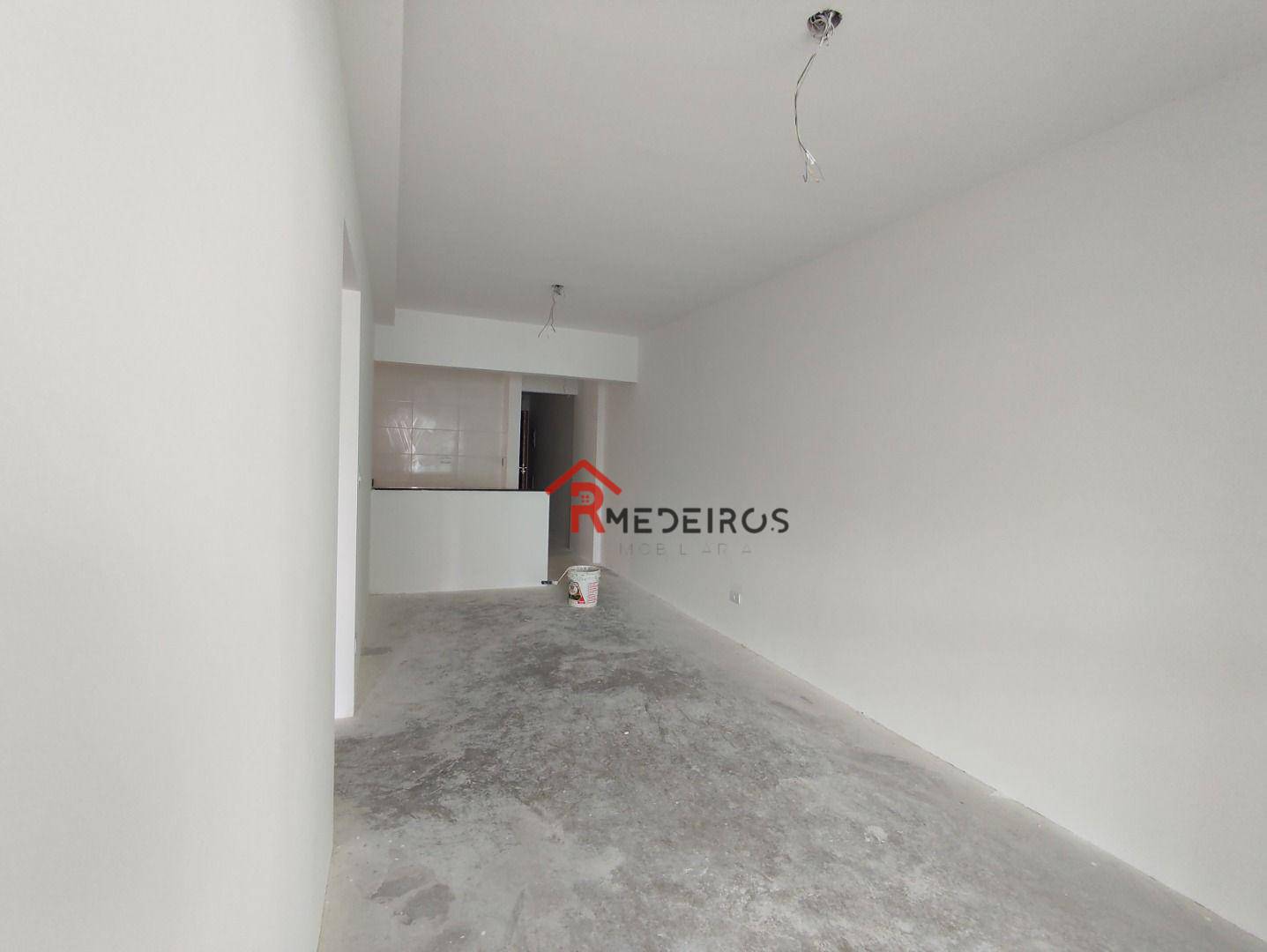 Apartamento à venda com 2 quartos, 70m² - Foto 4