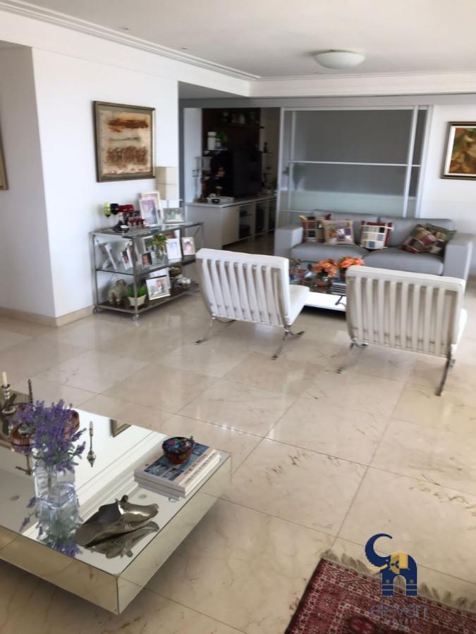 Apartamento à venda com 4 quartos, 276m² - Foto 2