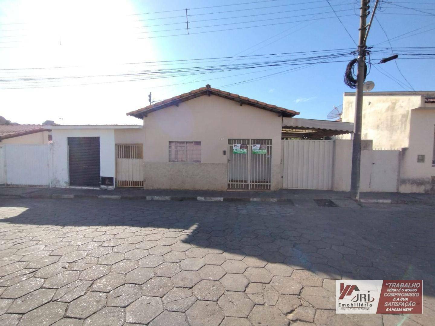 Casa à venda e aluguel com 2 quartos, 109m² - Foto 1