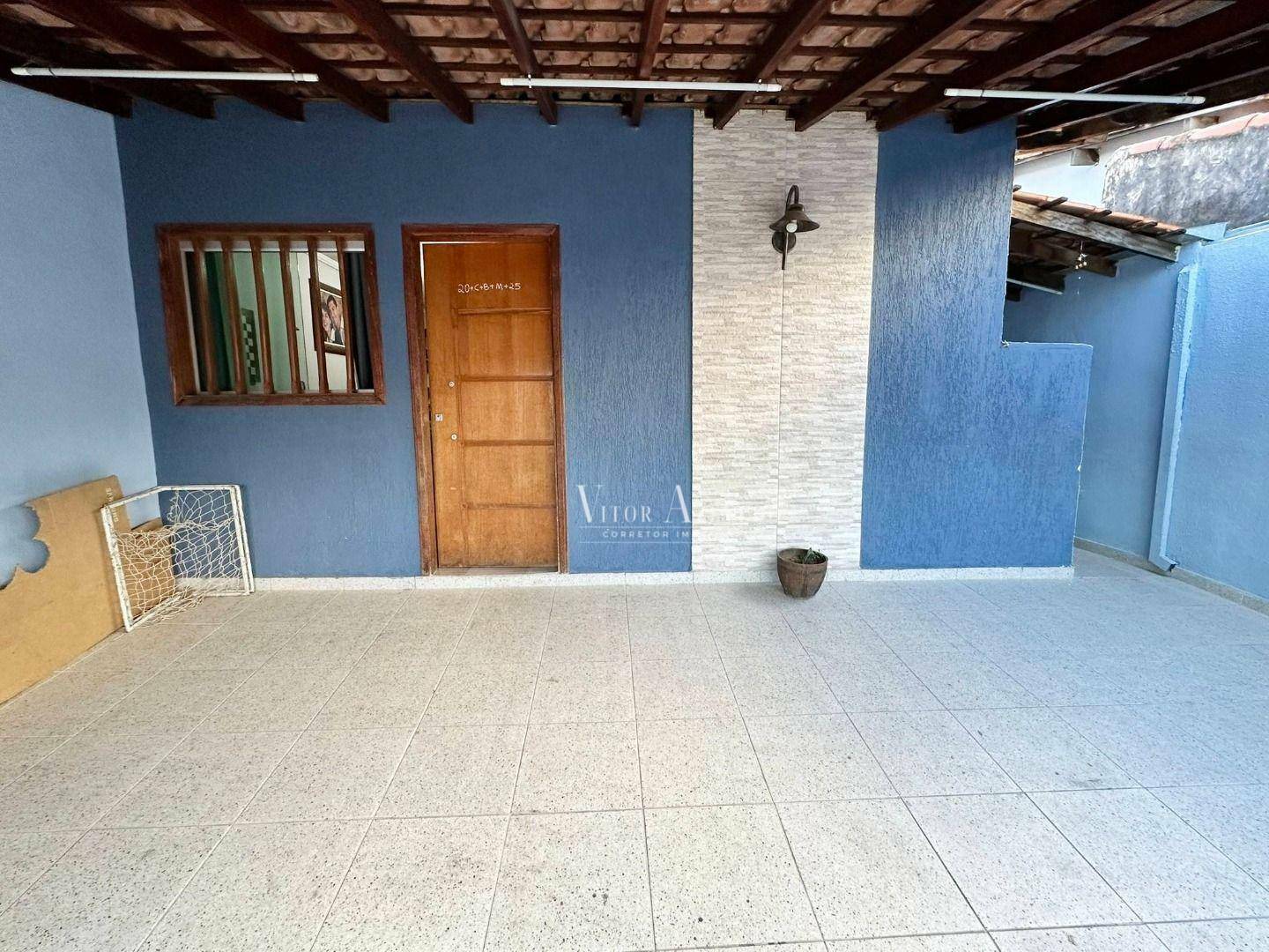 Casa à venda com 2 quartos, 120m² - Foto 1