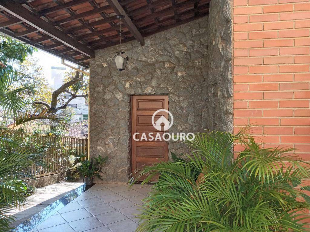 Casa à venda com 4 quartos, 197m² - Foto 3