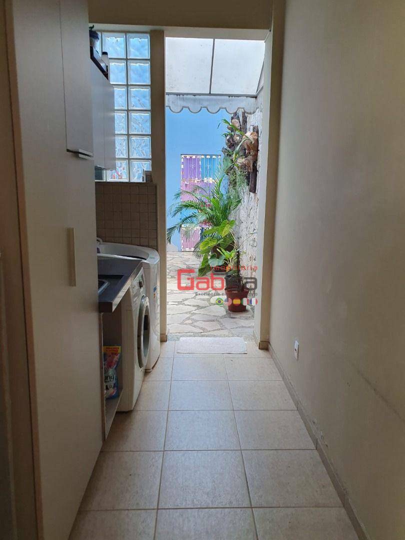 Casa à venda com 4 quartos, 323m² - Foto 27