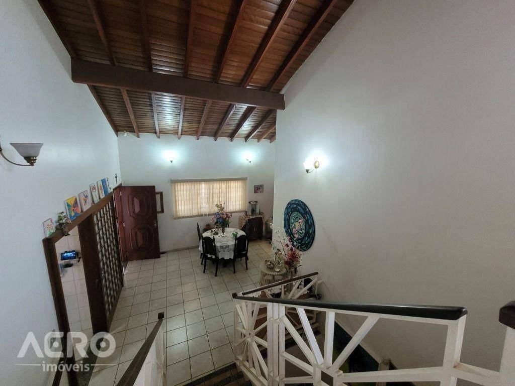 Casa à venda com 4 quartos, 190m² - Foto 5