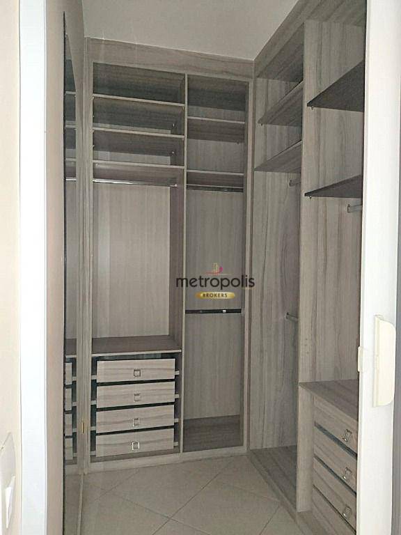 Casa à venda e aluguel com 3 quartos, 250m² - Foto 15