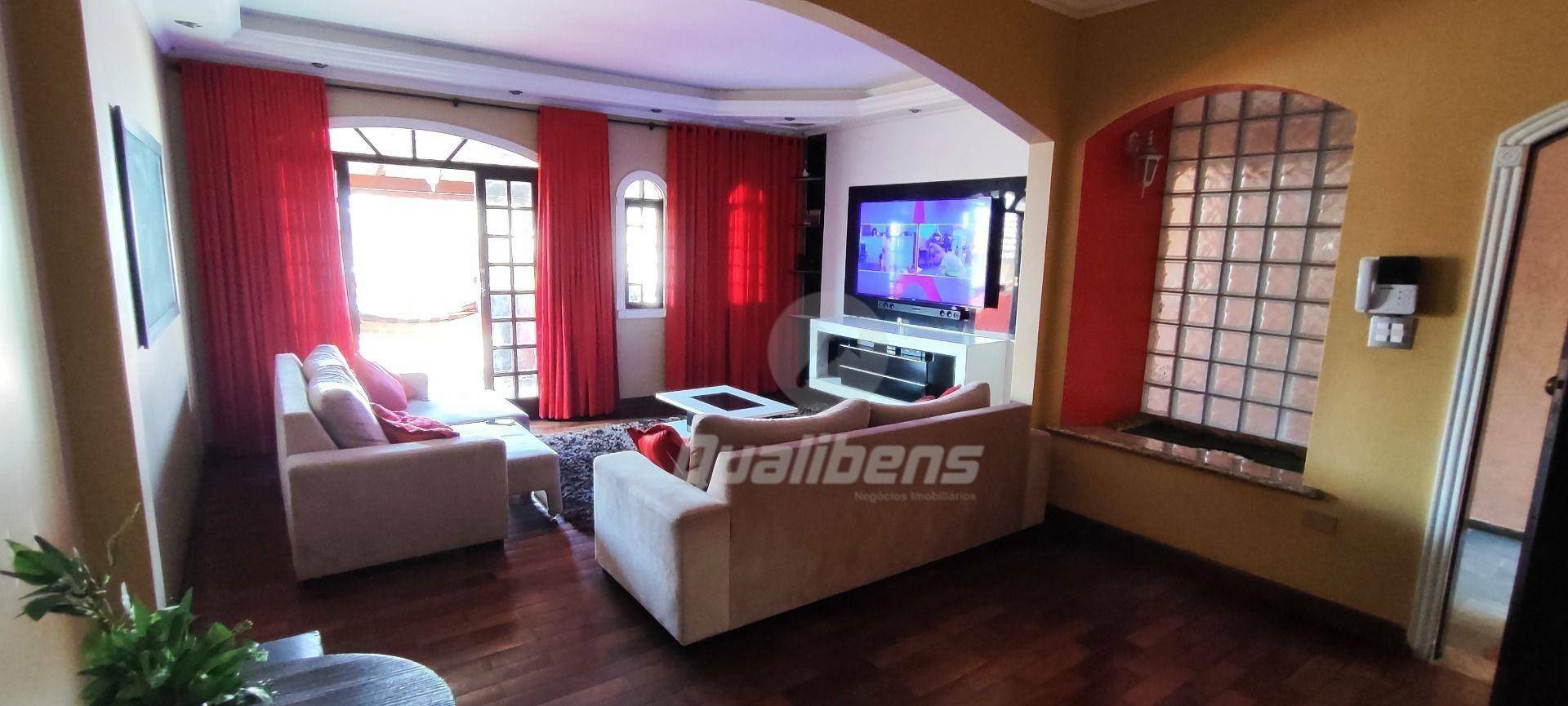 Sobrado à venda com 3 quartos, 370m² - Foto 1