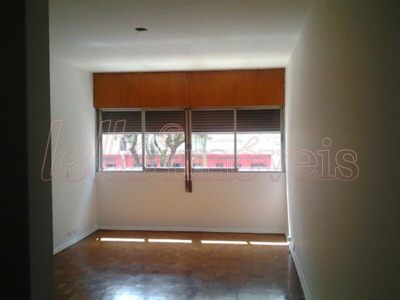 Apartamento para alugar com 3 quartos, 200m² - Foto 2