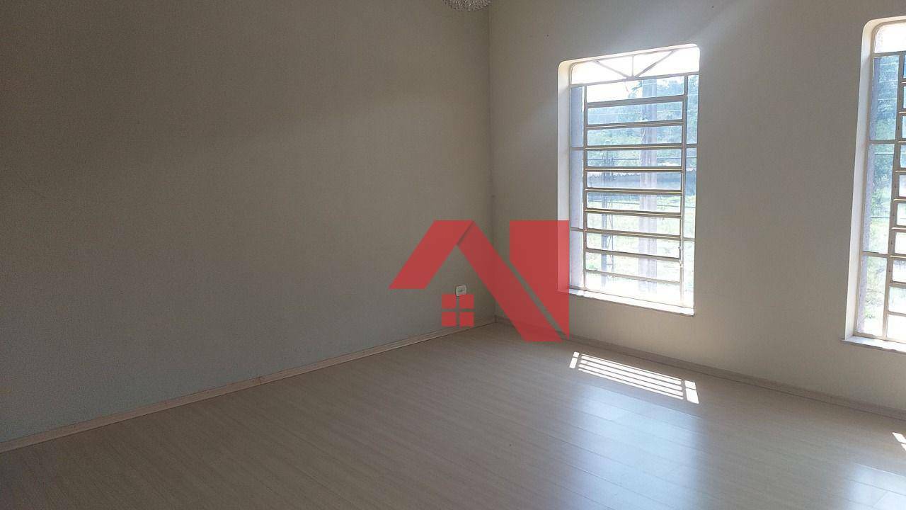 Casa à venda com 3 quartos, 240m² - Foto 5