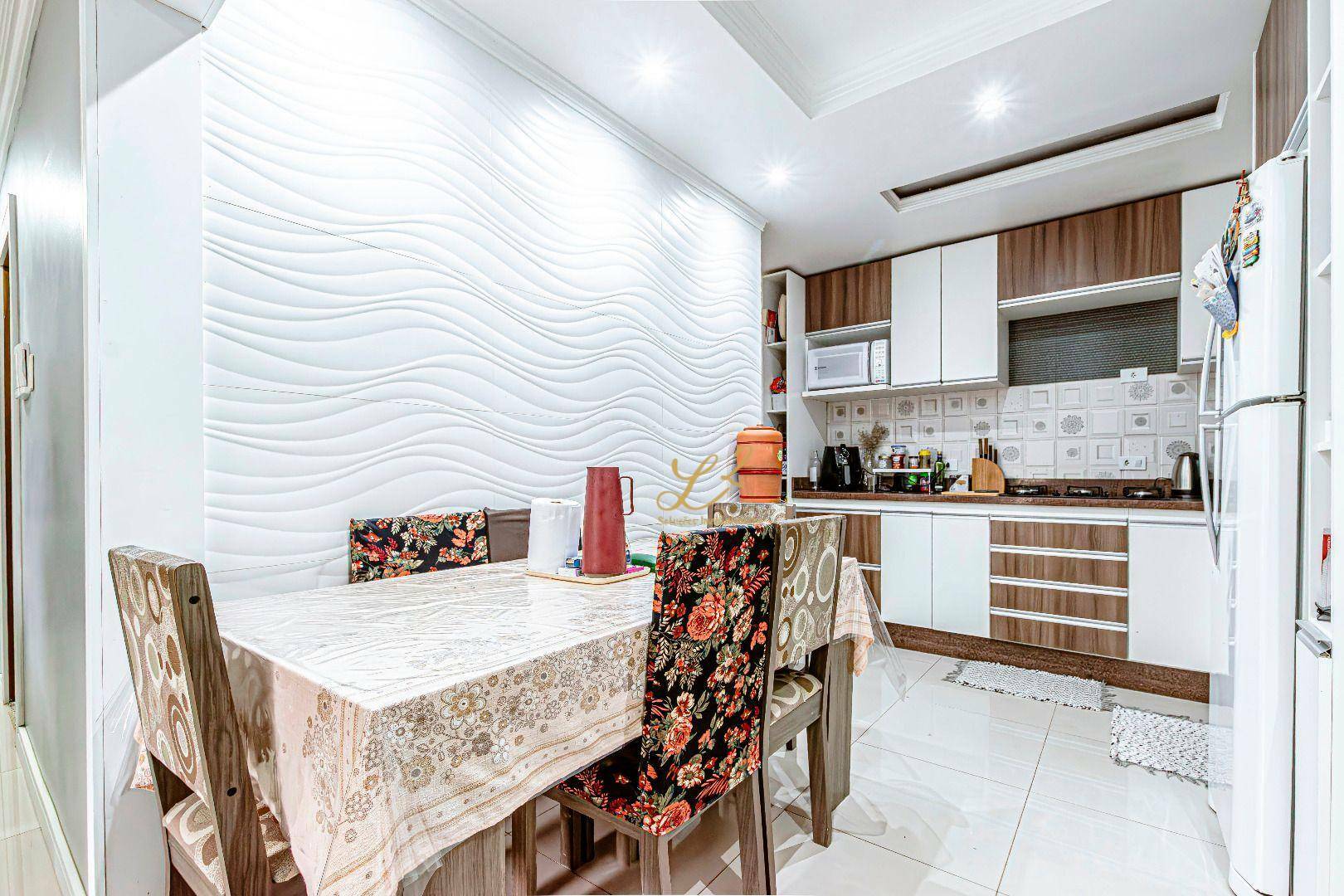 Casa à venda com 3 quartos, 108m² - Foto 2