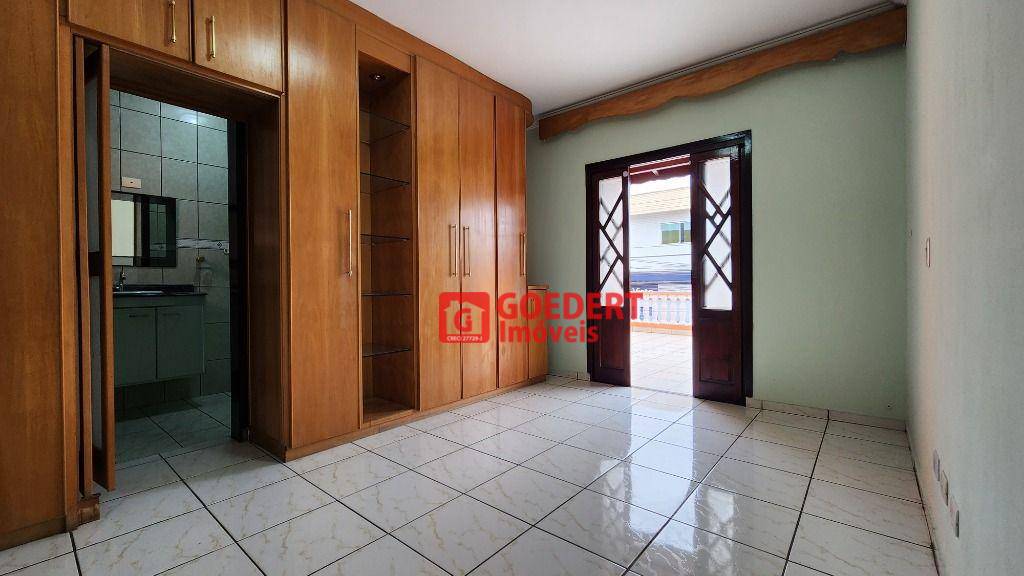 Sobrado à venda e aluguel com 3 quartos, 220m² - Foto 19