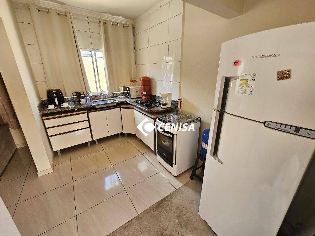 Casa à venda com 2 quartos, 68m² - Foto 4