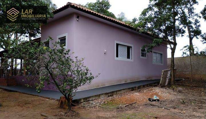 Casa à venda e aluguel com 3 quartos, 183m² - Foto 3