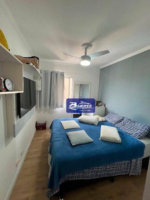 Apartamento à venda com 2 quartos, 70m² - Foto 18