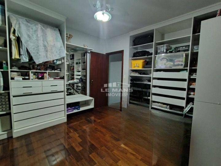 Casa à venda com 6 quartos, 296m² - Foto 17