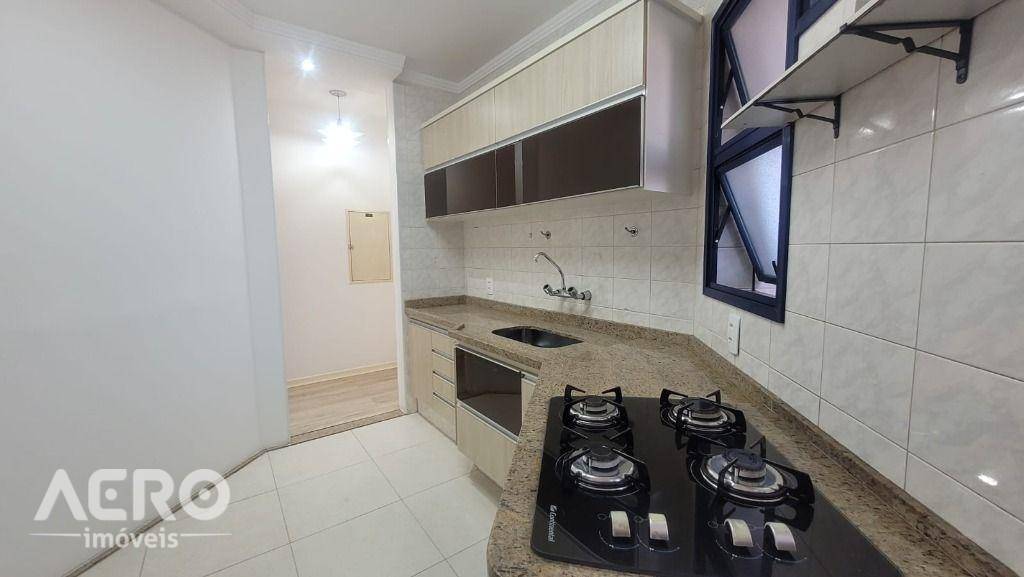Apartamento à venda com 3 quartos, 105m² - Foto 4