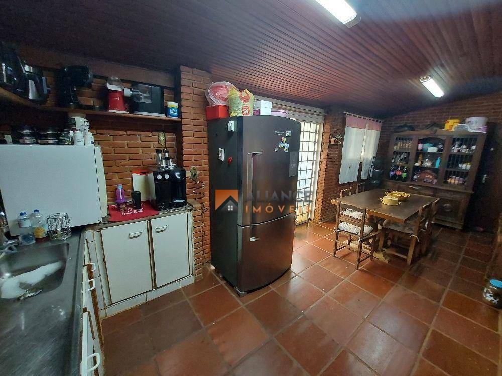 Casa à venda com 3 quartos, 59m² - Foto 8