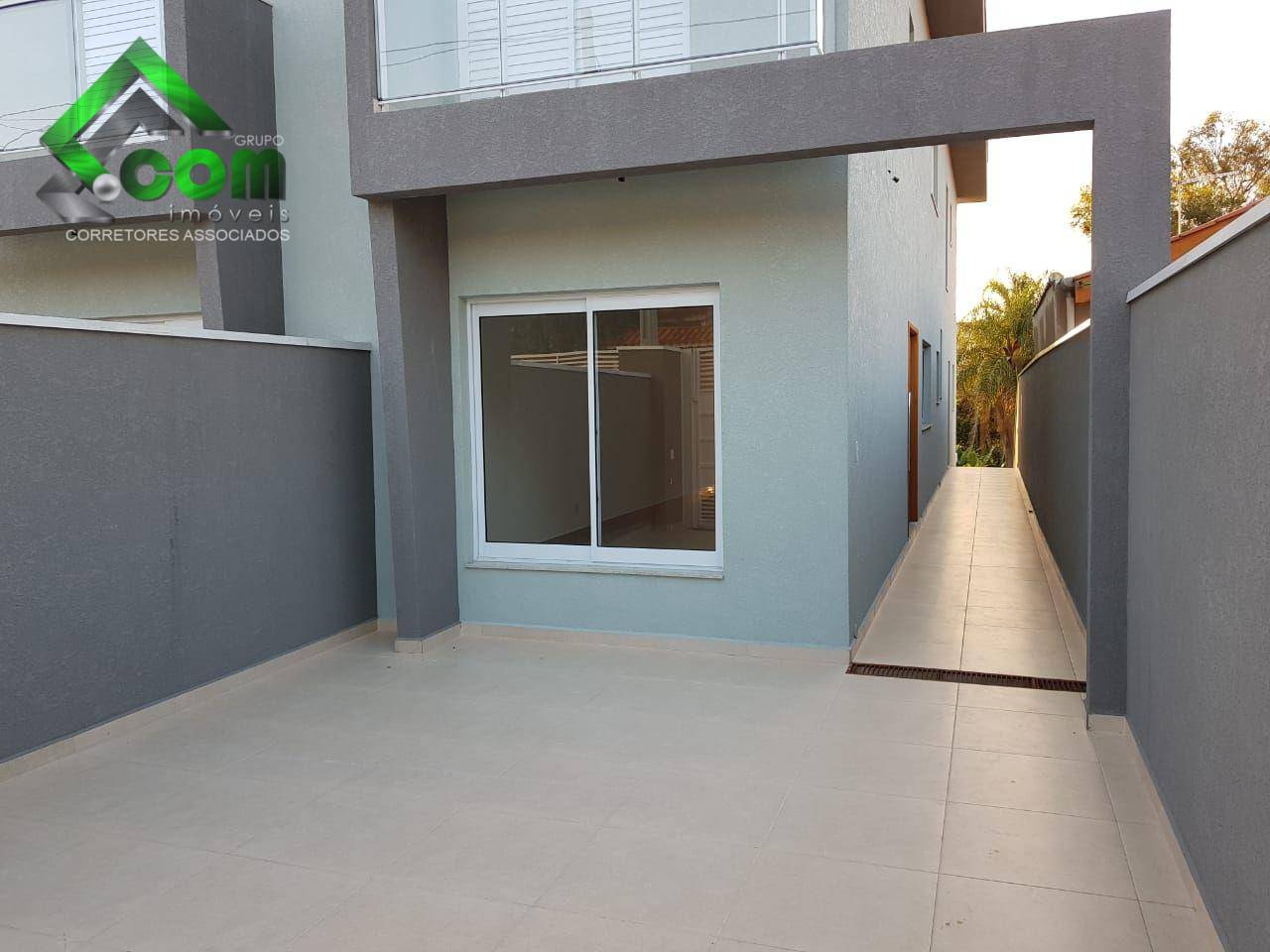 Casa à venda com 3 quartos, 150m² - Foto 2