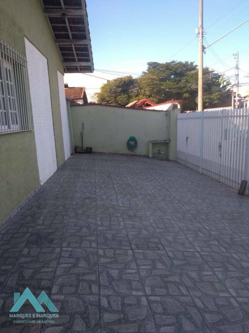 Casa à venda com 3 quartos, 200m² - Foto 1