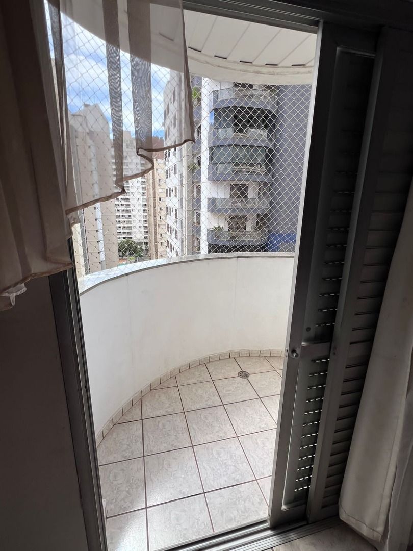 Apartamento à venda com 3 quartos, 162m² - Foto 13