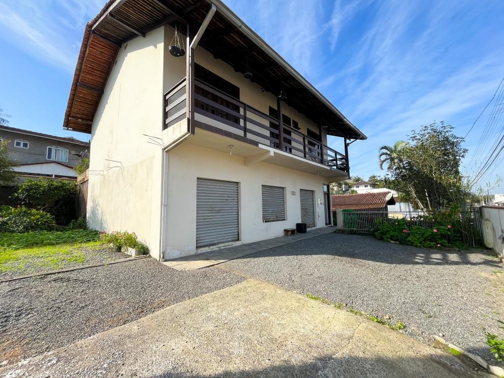 Sobrado à venda com 3 quartos, 270m² - Foto 1