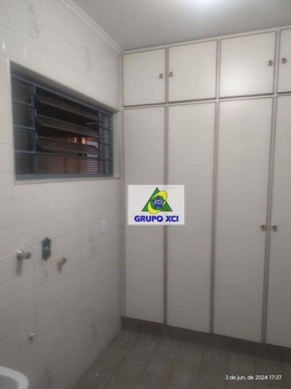 Casa à venda com 3 quartos, 260m² - Foto 8