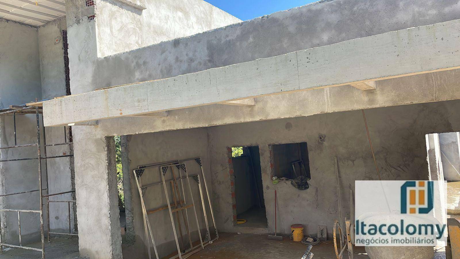 Casa de Condomínio à venda com 3 quartos, 320m² - Foto 4