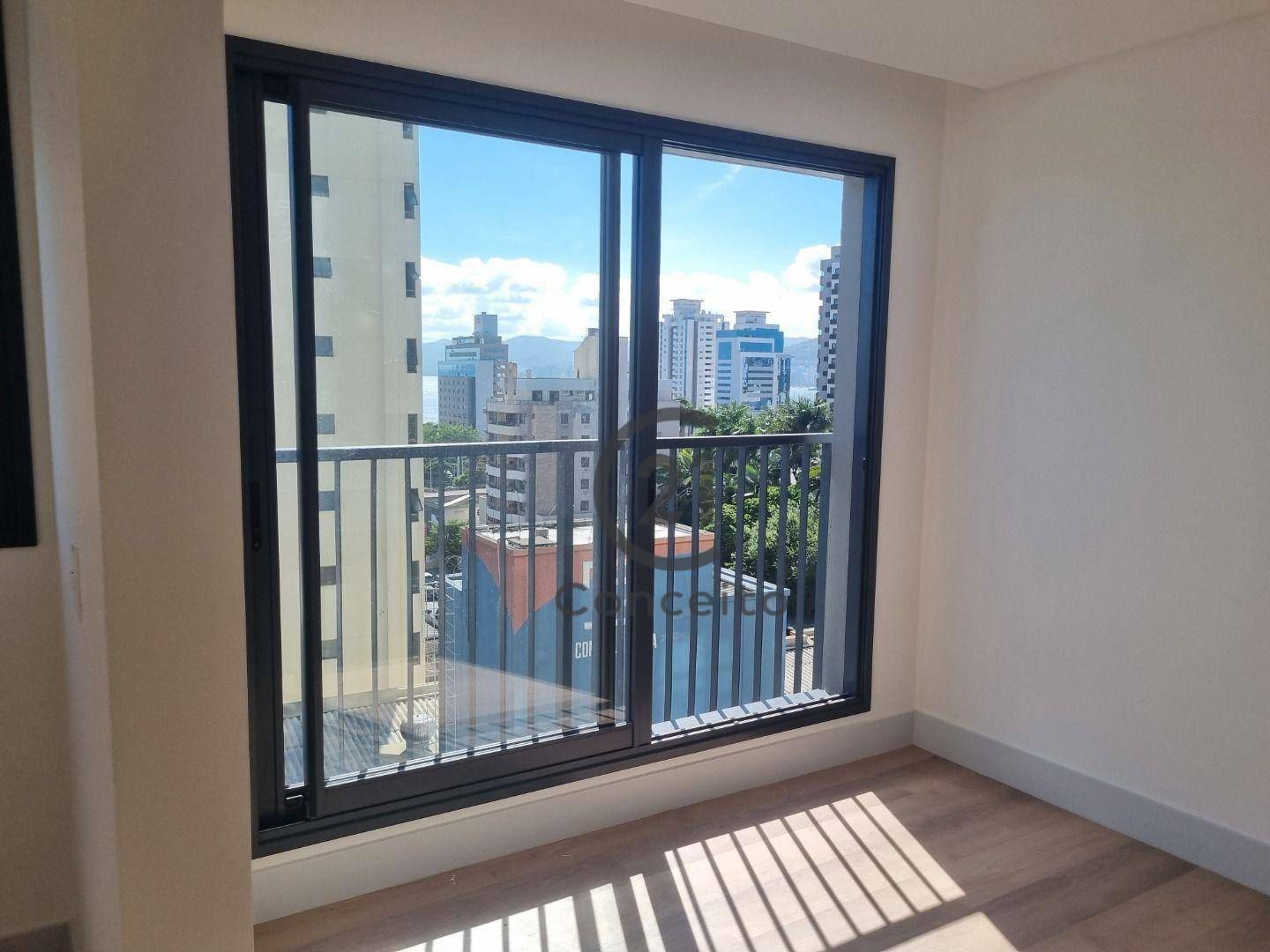 Apartamento à venda com 2 quartos, 76m² - Foto 11