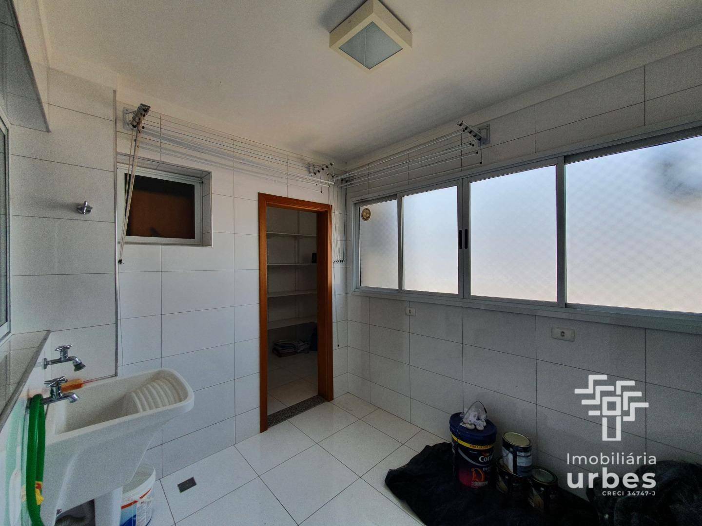 Apartamento à venda com 3 quartos, 256m² - Foto 14