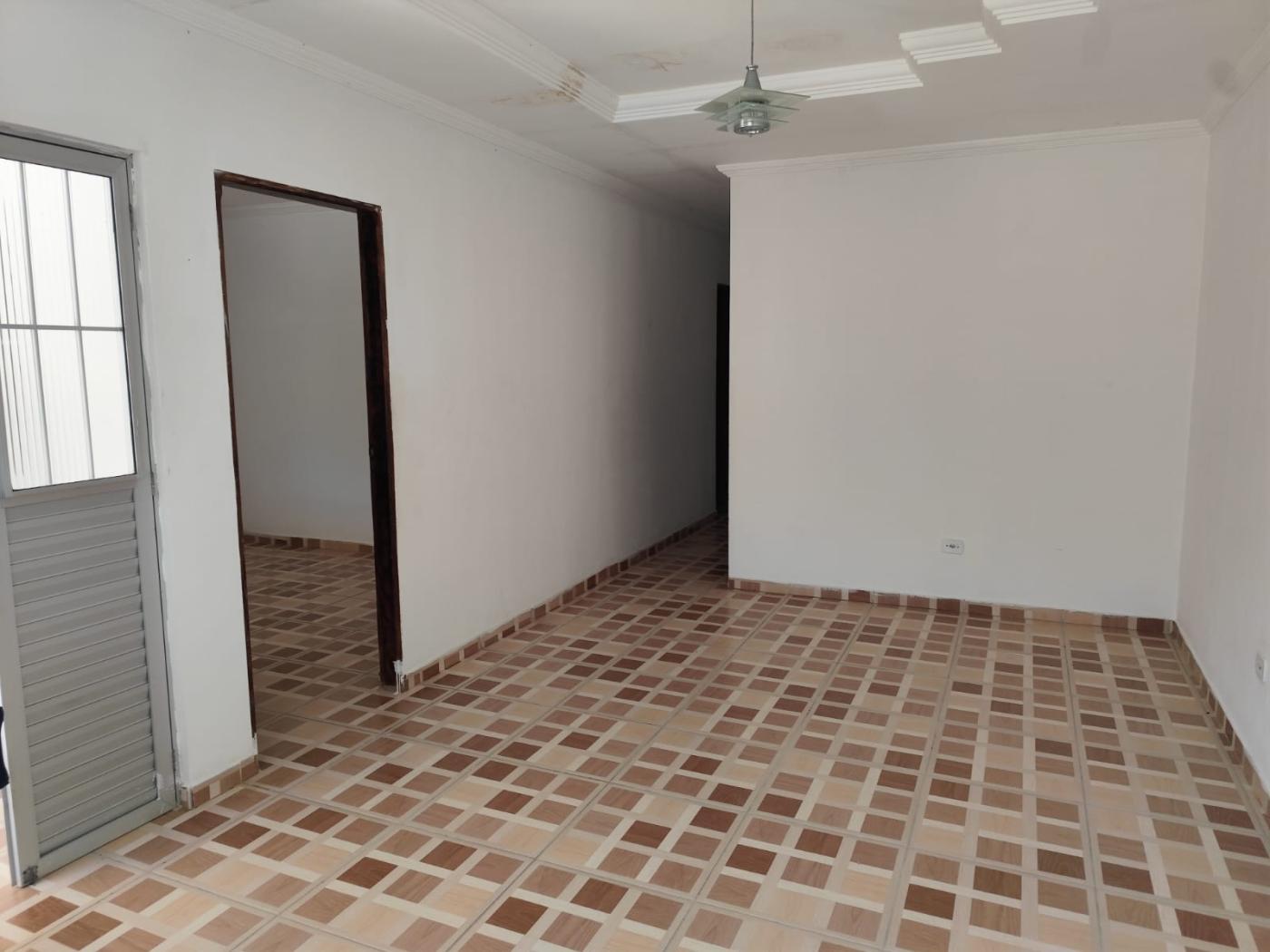 Casa para alugar com 2 quartos, 120m² - Foto 4