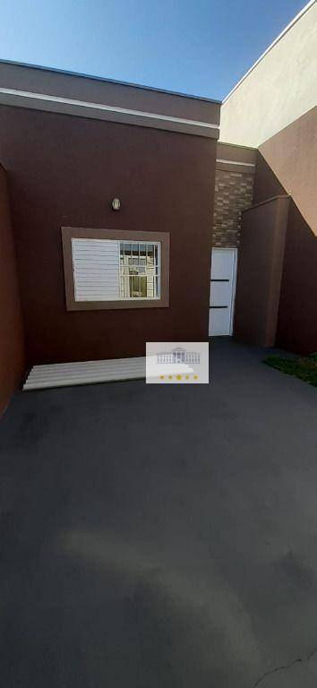 Casa à venda com 2 quartos, 69m² - Foto 2