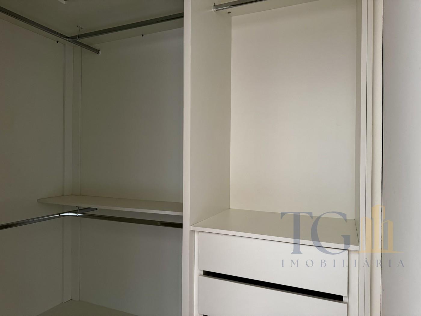 Casa de Condomínio à venda com 4 quartos, 420m² - Foto 33
