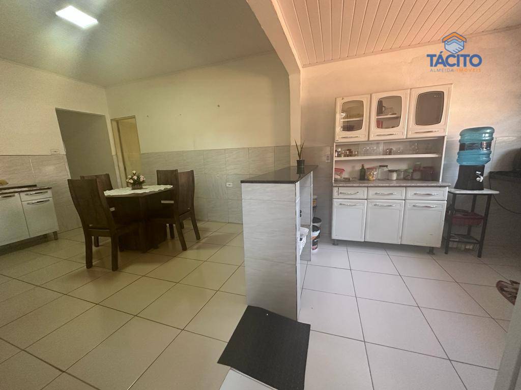 Casa à venda com 8 quartos, 400m² - Foto 10