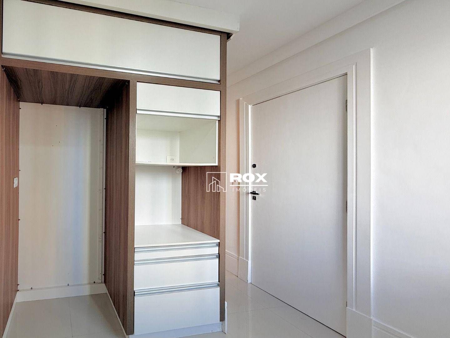 Apartamento para alugar com 3 quartos, 217m² - Foto 20