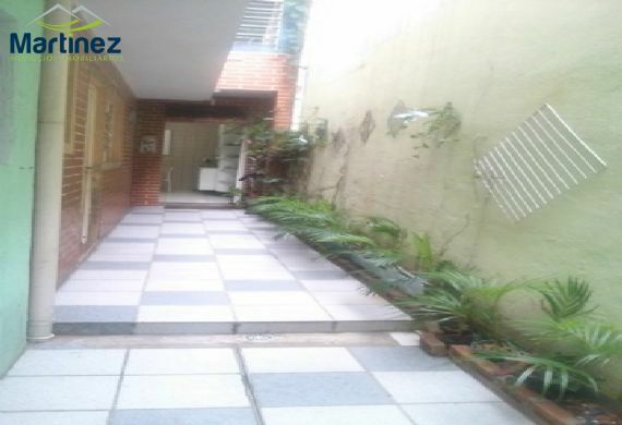 Sobrado à venda com 2 quartos, 200m² - Foto 42