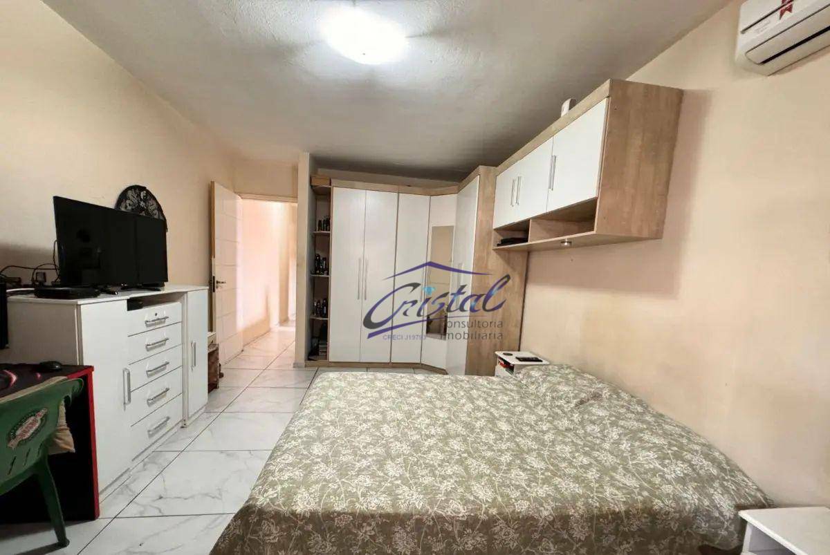 Casa à venda com 3 quartos, 152m² - Foto 2