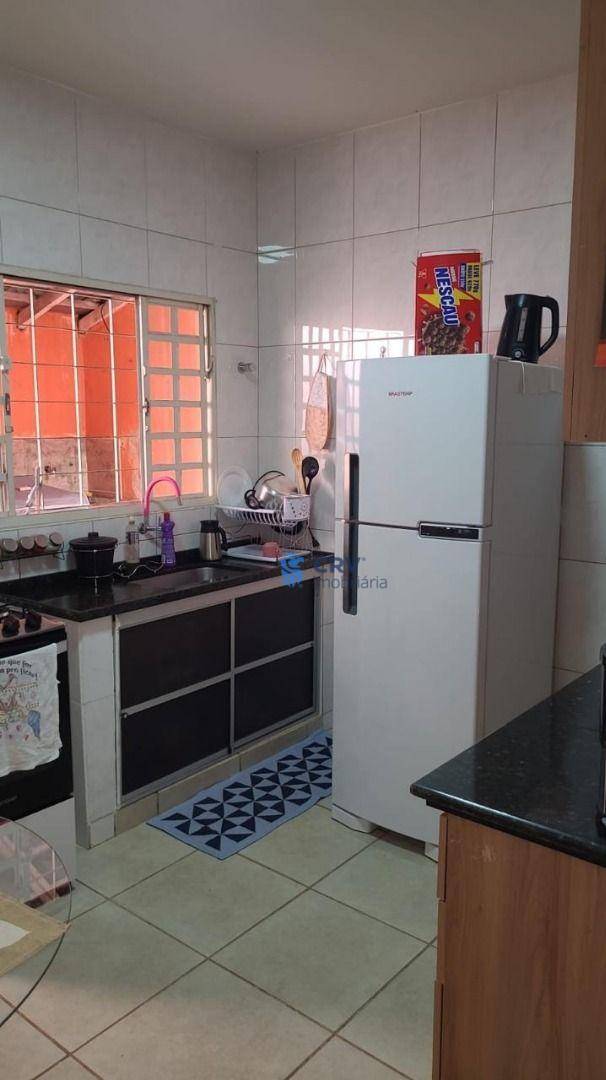 Casa à venda com 3 quartos, 90m² - Foto 8