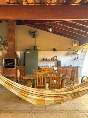 Casa à venda com 3 quartos, 170m² - Foto 3