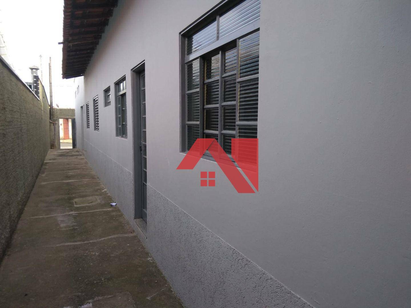 Casa à venda com 2 quartos, 80m² - Foto 4