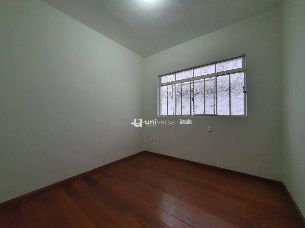 Casa de Condomínio para alugar com 4 quartos, 170m² - Foto 13
