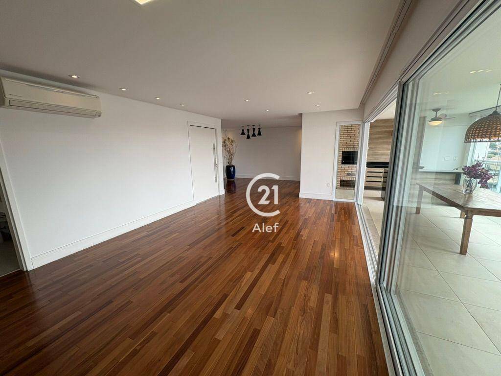 Apartamento à venda com 4 quartos, 241m² - Foto 3