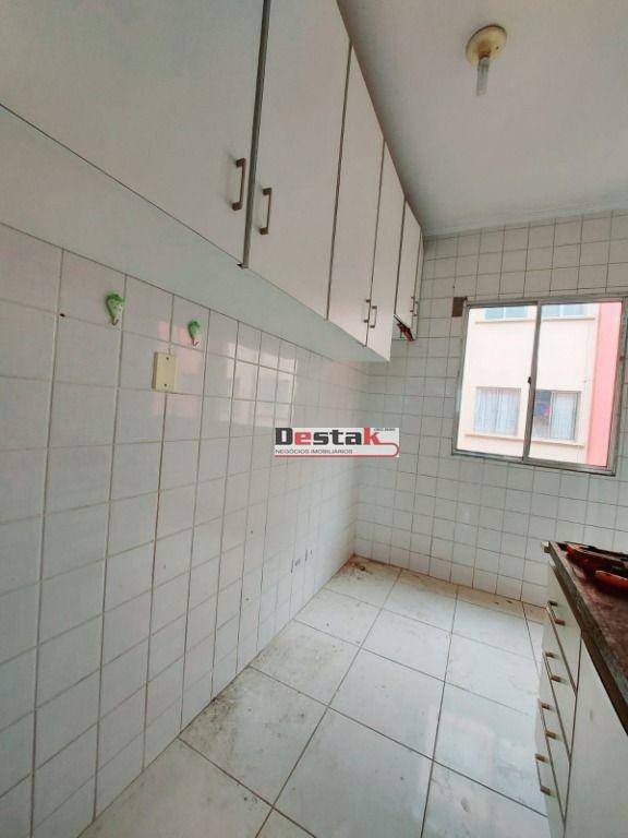 Apartamento à venda com 2 quartos, 50m² - Foto 15